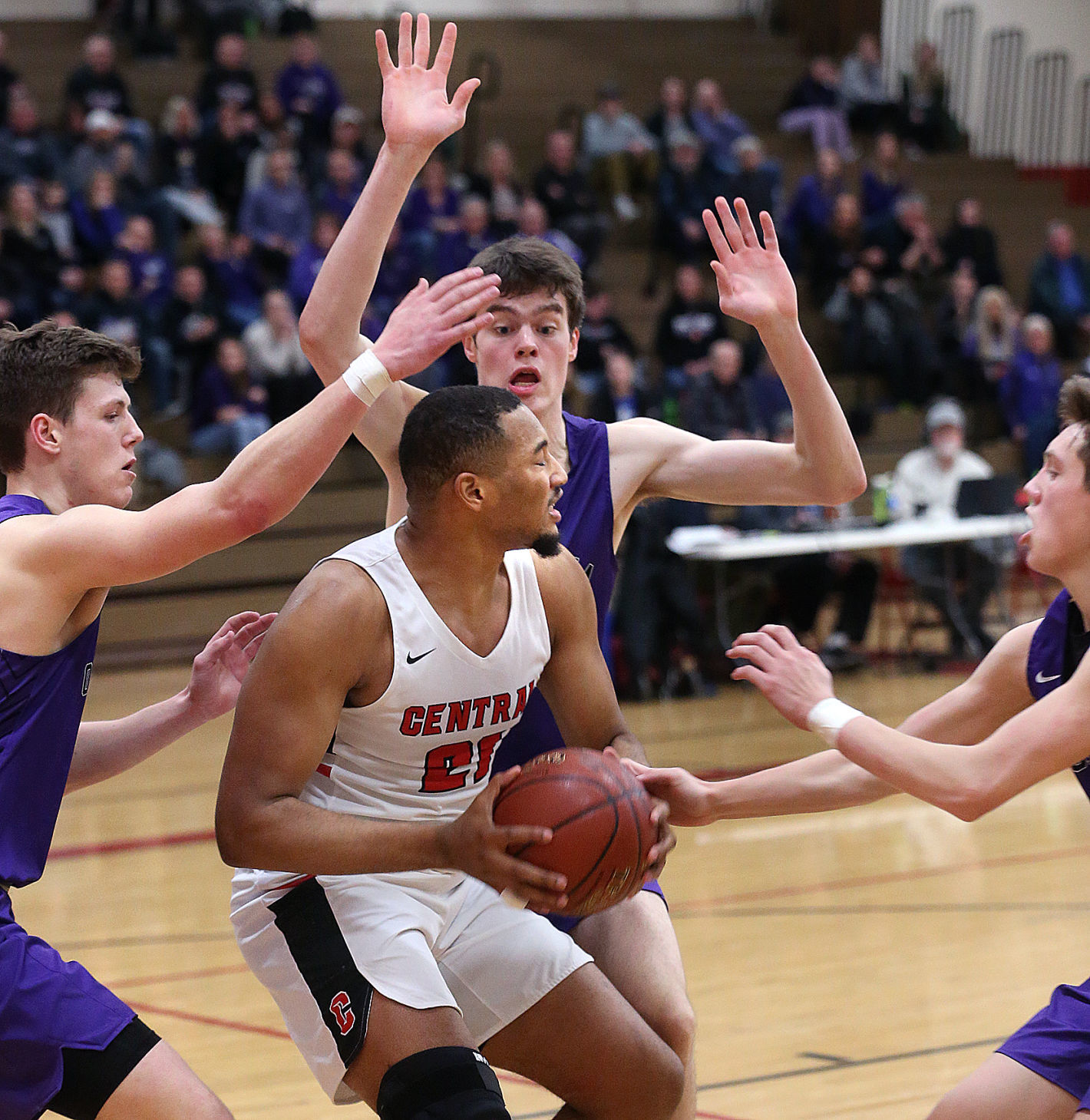 March 12: Onalaska vs La Crosse Central